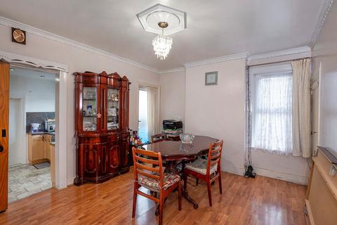 3 bedroom semi-detached house for sale, Sandford Road, Bexleyheath, DA7