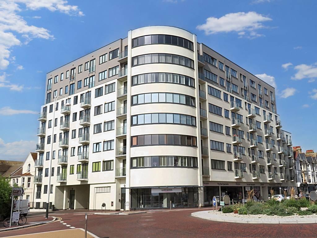 Sackville Road, BexhillonSea TN39 2 bed flat to rent £1,250 pcm (£