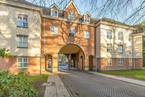 2 bedroom apartment to rent, Brooklands Road, Sale