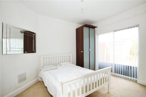 3 bedroom terraced house to rent, Lonsdale Road, London, SE25