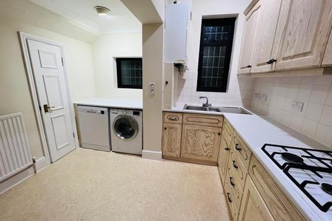 2 bedroom flat to rent, Frithwood Avenue, Northwood HA6