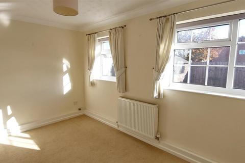 1 bedroom flat to rent, Knightsbridge Way, Stretton