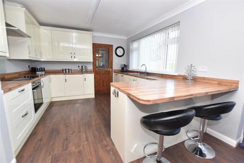 4 bedroom detached house for sale, Park Lane, Cottingham