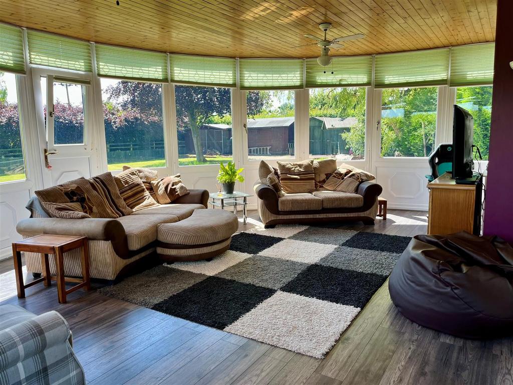 Garden Sun Room.jpg