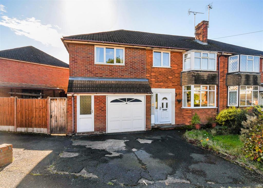 121 Wombourne Park - Front.jpg