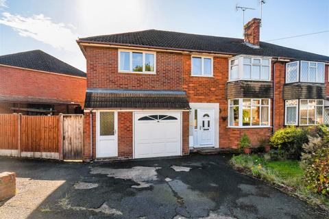 121 Wombourne Park, Wombourne, Wolverhampton, WV5 0LX