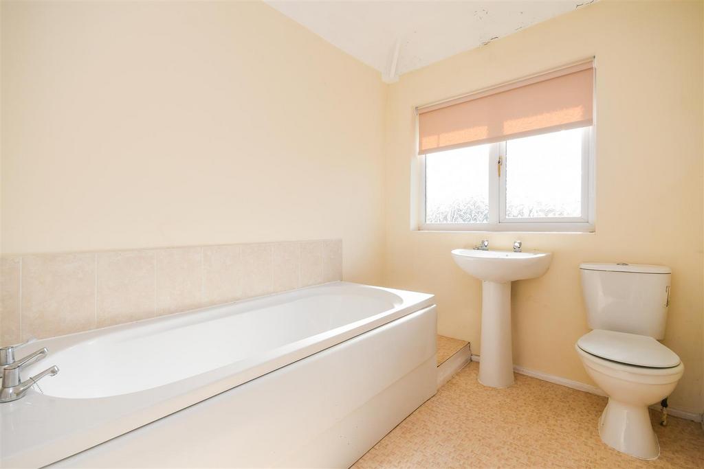 121 Wombourne Park - Bathroom.jpg
