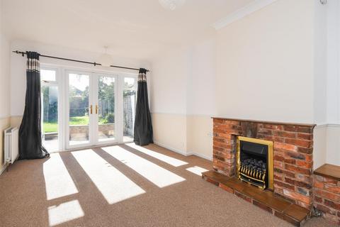 121 Wombourne Park, Wombourne, Wolverhampton, WV5 0LX