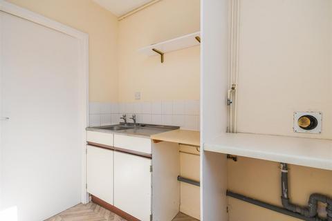 121 Wombourne Park, Wombourne, Wolverhampton, WV5 0LX