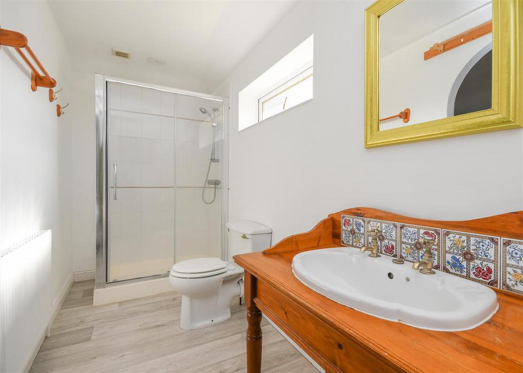 121 Wombourne Park - En-Suite Shower Room.jpg