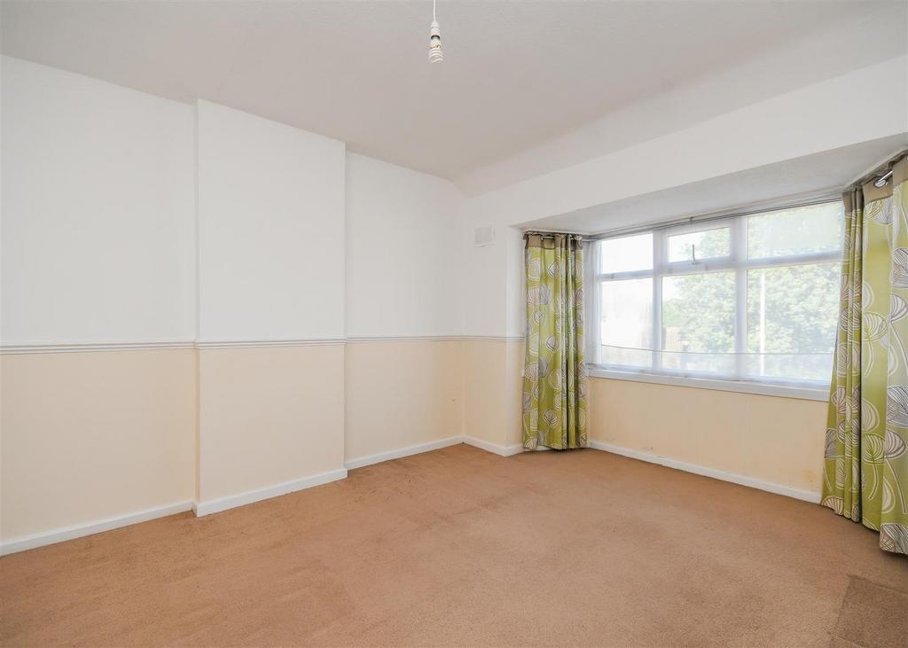 121 Wombourne Park - Bedroom 2.jpg