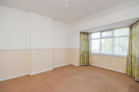 121 Wombourne Park, Wombourne, Wolverhampton, WV5 0LX