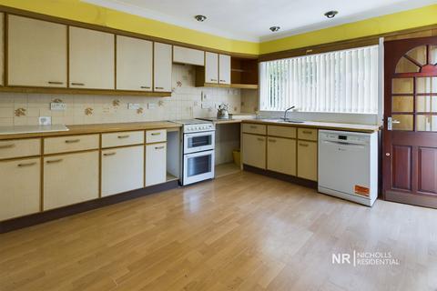 49 Compton Crescent, Chessington, KT9 2HD
