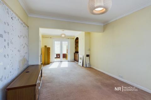 49 Compton Crescent, Chessington, KT9 2HD