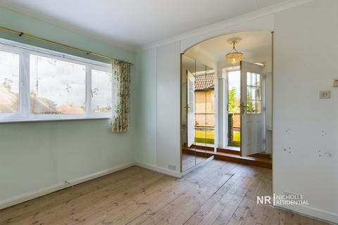 49 Compton Crescent, Chessington, KT9 2HD