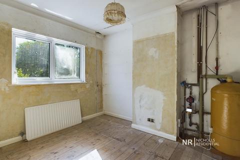 49 Compton Crescent, Chessington, KT9 2HD