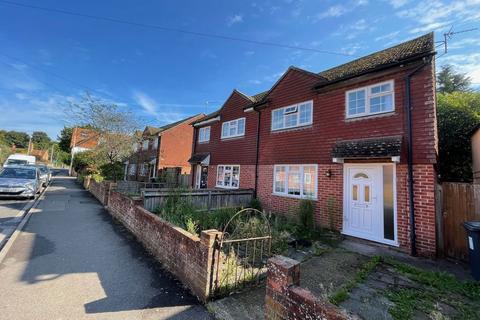 3 bedroom semi-detached house to rent, Shaw Road, Newbury RG14