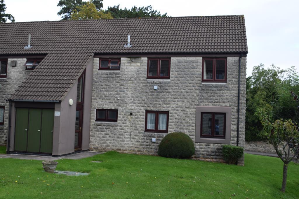 Church Court, Midsomer Norton, Radstock 2 bed flat to rent £825 pcm (£190 pw)