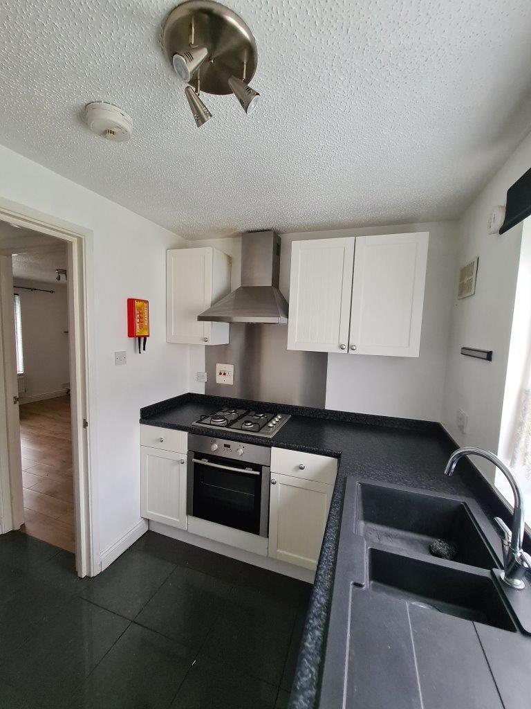 Church Court, Midsomer Norton, Radstock 2 bed flat to rent £825 pcm (£190 pw)