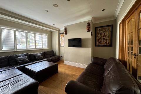 1 bedroom in a house share to rent, Oakhurst Rise, Carshalton, SM5