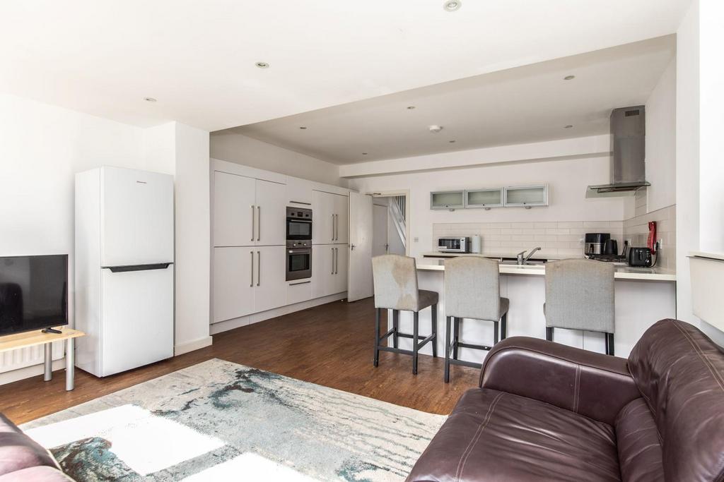 Hartington Place25.jpg