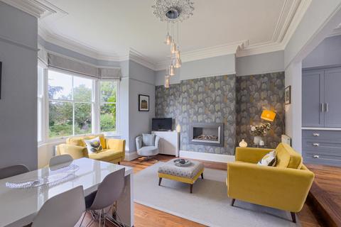 1 The Crescent, Thirsk, YO7 1DE