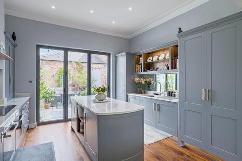 1 The Crescent, Thirsk, YO7 1DE