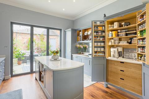 1 The Crescent, Thirsk, YO7 1DE
