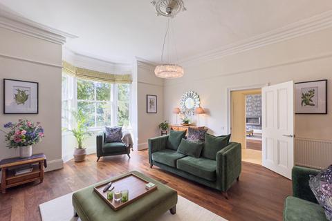 1 The Crescent, Thirsk, YO7 1DE