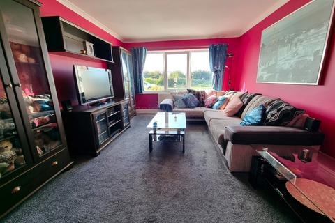 3 bedroom terraced house for sale, South View, Rhoose, Barry, The Vale Of Glamorgan. CF62 3EN