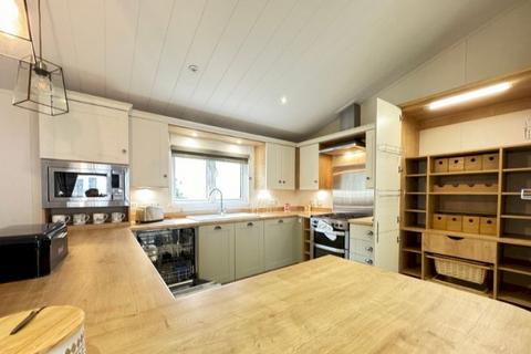 2 bedroom lodge for sale, Nr Battle, St Leonards on Sea TN37