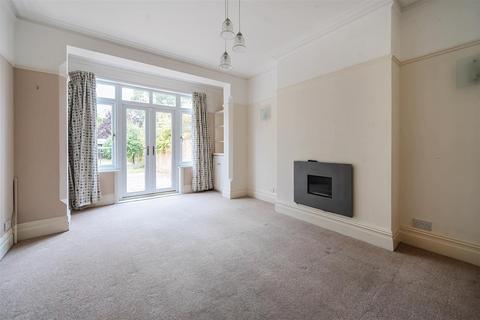 4 bedroom house for sale, Beverley Crescent, Bedford