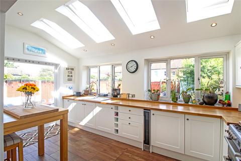 3 bedroom end of terrace house for sale, Ramuz Drive, Westcliff-on-Sea, Essex, SS0