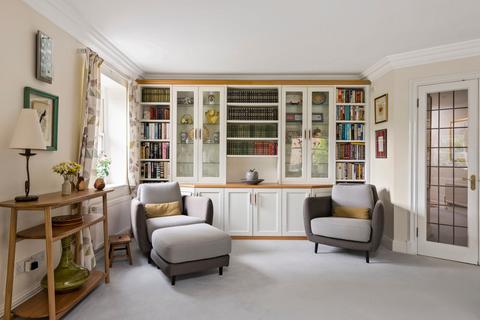 Flat 3, Wray Mill House Batts Hill, Reigate, RH2 0LJ