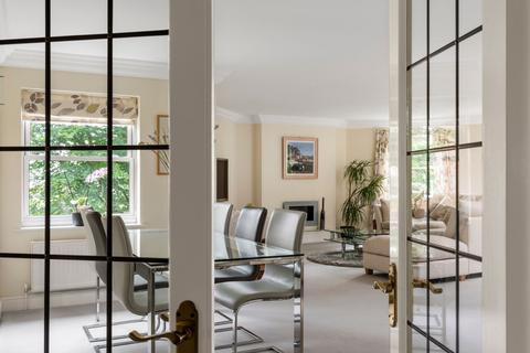 Flat 3, Wray Mill House Batts Hill, Reigate, RH2 0LJ