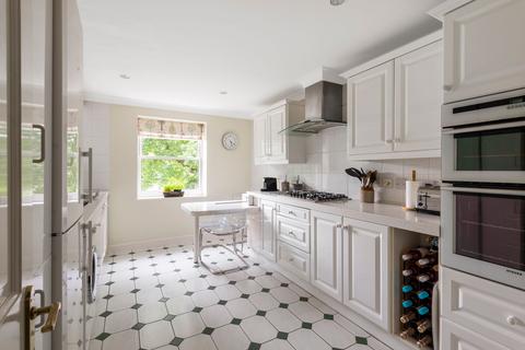 Flat 3, Wray Mill House Batts Hill, Reigate, RH2 0LJ