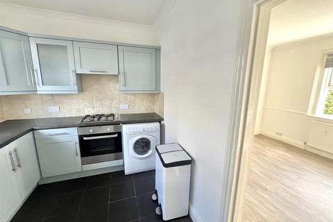 2 bedroom terraced house to rent, Warrior Square, Eastbourne BN22