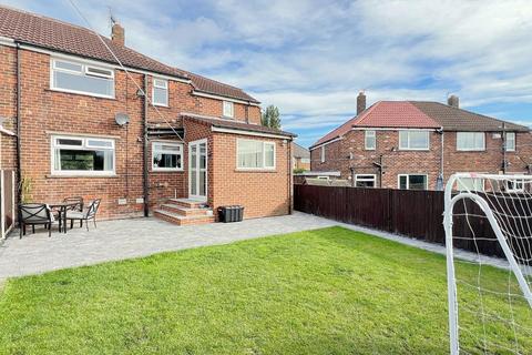 3 bedroom semi-detached house for sale, Acres Hall Avenue, Pudsey