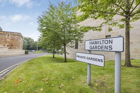 3/3, 7 Hamilton Gardens, Glasgow, G12 8BD