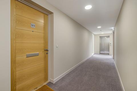 3/3, 7 Hamilton Gardens, Glasgow, G12 8BD