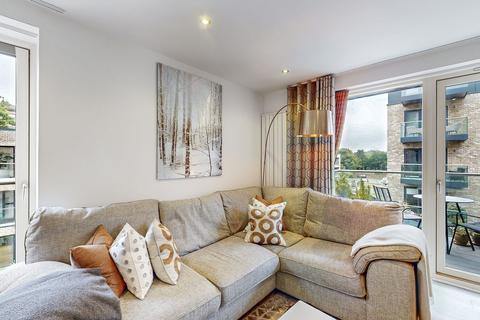 3/3, 7 Hamilton Gardens, Glasgow, G12 8BD