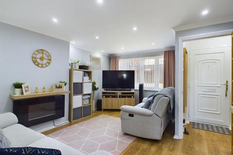 3 bedroom end of terrace house for sale, Cowdray Way, Hornchurch