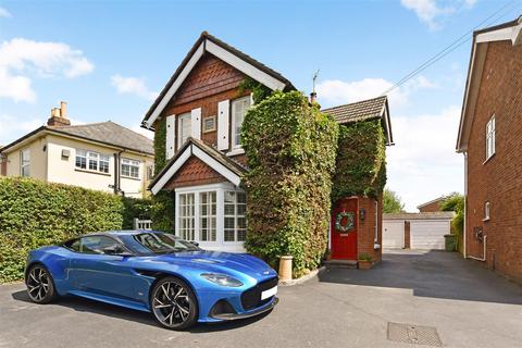 4 bedroom detached house for sale, Castle Street, Portchester