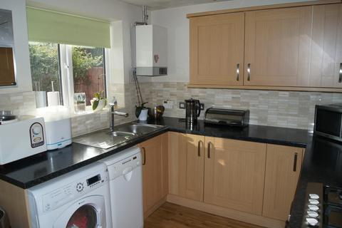 3 bedroom semi-detached house to rent, Jersey Avenue, Ellesmere Port, Cheshire. CH65 9HZ