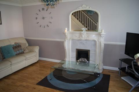 3 bedroom semi-detached house to rent, Jersey Avenue, Ellesmere Port, Cheshire. CH65 9HZ