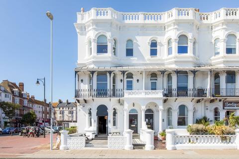 2 bedroom flat to rent, Marine Parade, Worthing, BN11 3QA