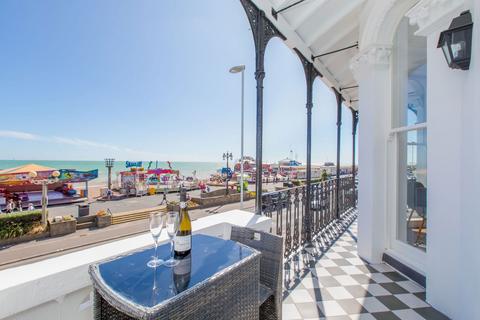 2 bedroom flat to rent, Marine Parade, Worthing, BN11 3QA