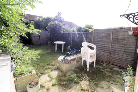 12 Ashurst Close, Crayford, Dartford, DA1 4SX