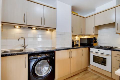 2 bedroom apartment to rent, Skyline Plaza Building, 80 Commercial Road, London, E1