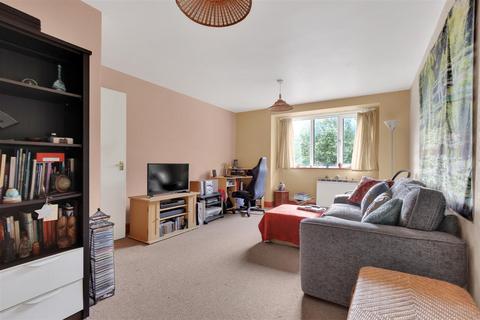 1 bedroom flat for sale, Station Parade, London NW2